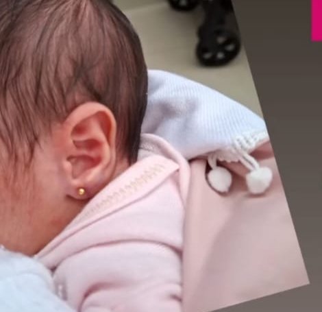 Primeiro brinco de bebê, furo humanizado
